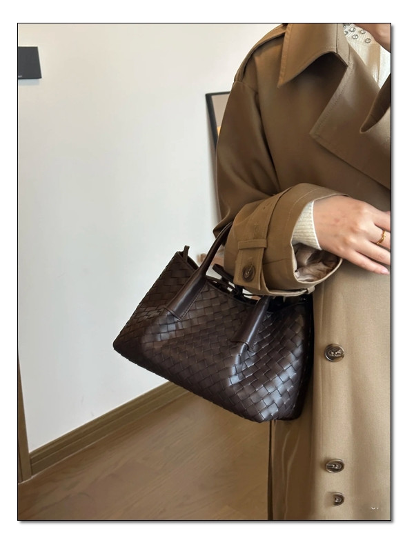 실키한 래더 리빙으로 승부보는 보테가베네타 피나코테카 new 신!상! bag 언박싱