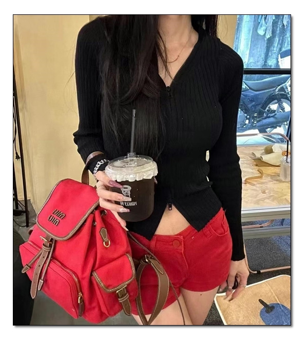 어디거야? 자꾸 묻게 되는 미우미우 백팩 일상과 하루를 책임져~!