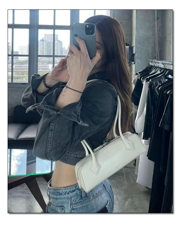시간 초월 디자인 LE TECKEL 알라이아 르테켈 보스턴백의 새로운 실루엣!